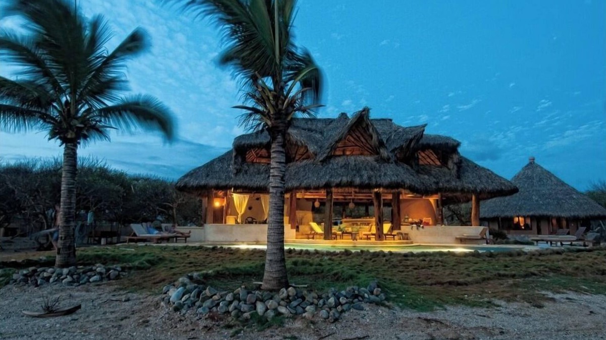 Saladita House | Oceanfront Large Beach Estate Pool. Surfers Paradise. Sleeps 16+ Saladita 1 mile