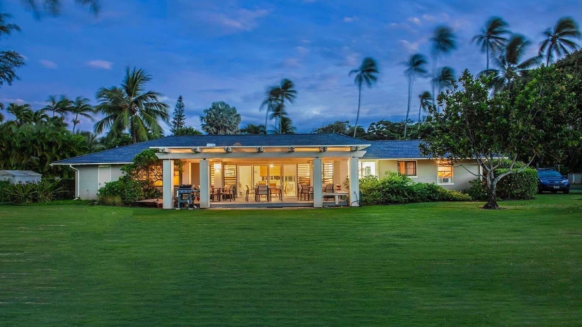 Kahului House | Oceanfront: Large Private Beach House - Maui North Shore