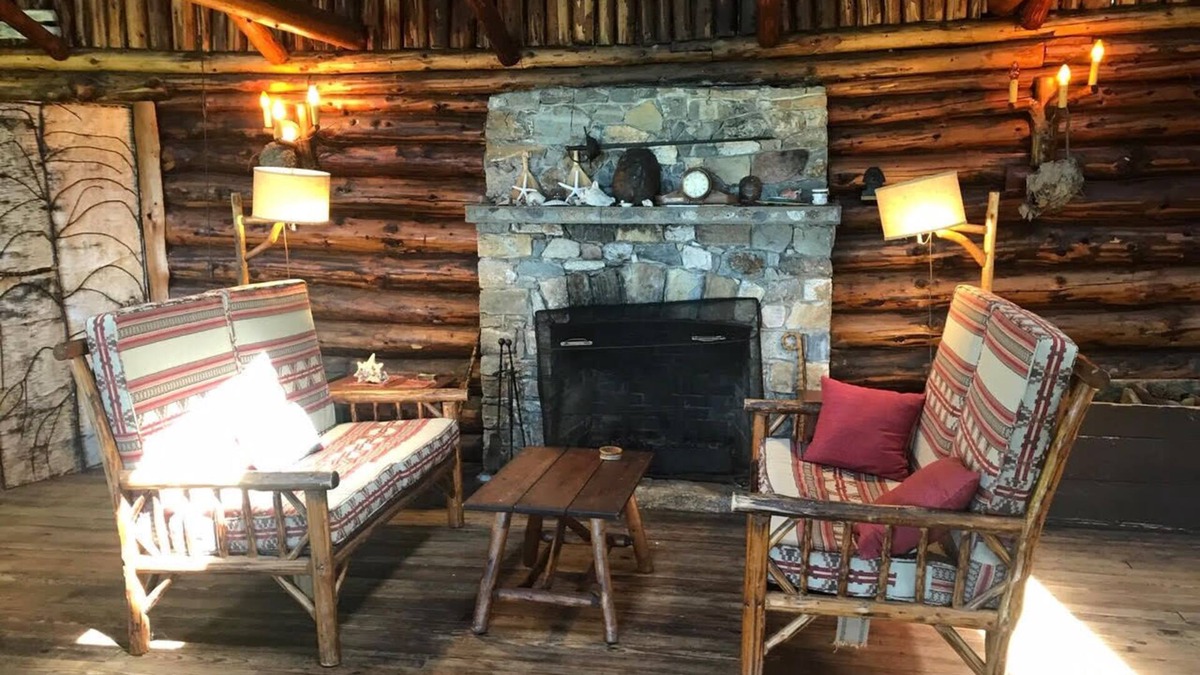 Southport House | Oceanfront Log Cabin with Dock on Southport Island - 7 acres with westerly views