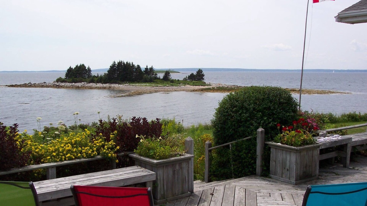 Seabright House | OCEANFRONT Luxury -Location- VIEWS- Private Island - YEAR ROUND