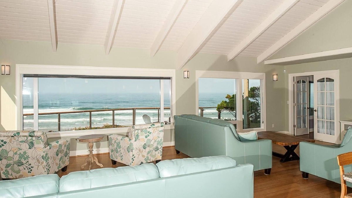 Roads End House | OCEANFRONT Luxury Roads End 4000sft home w/Hot tub! Dog friendly, amazing views!