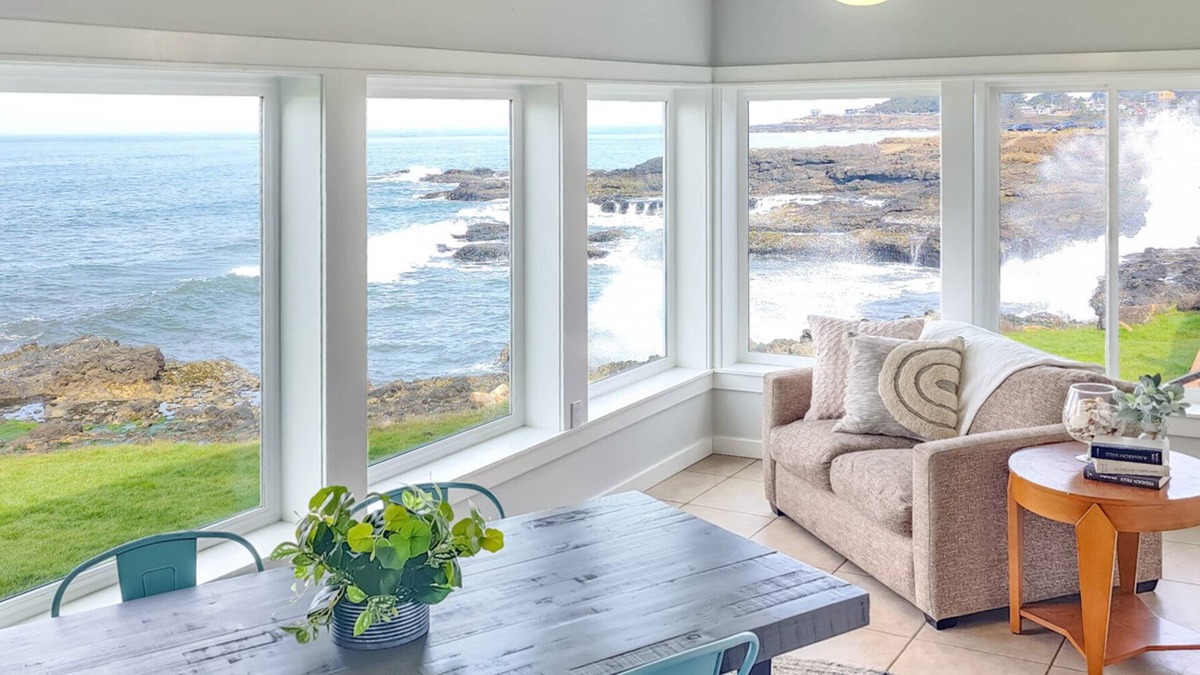 Yachats House | Oceanfront Main floor Duplex in the heart of Yachats