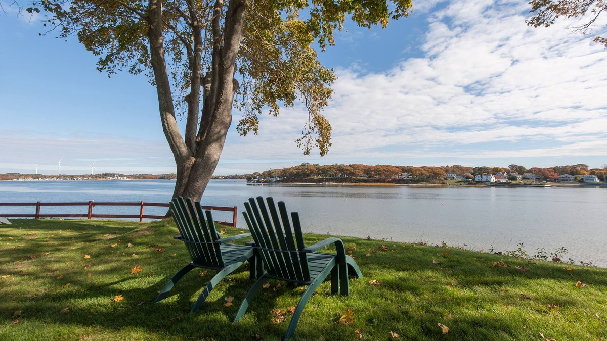Buzzards Bay House | Oceanfront Newly Renov Beach House. Sunroom, Central A/C, etc. On Buzzards Bay!