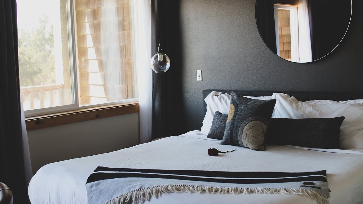 Long Beach Hotel | Oceanfront Oasis: Long Beach Retreat Near Discovery Trail! Pets Allowed, Pool.