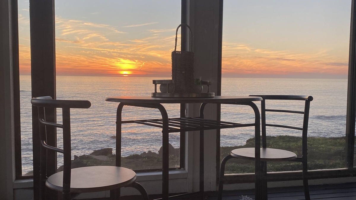 Moss Beach House | Oceanfront Oasis, Sunsets & Crashing Waves