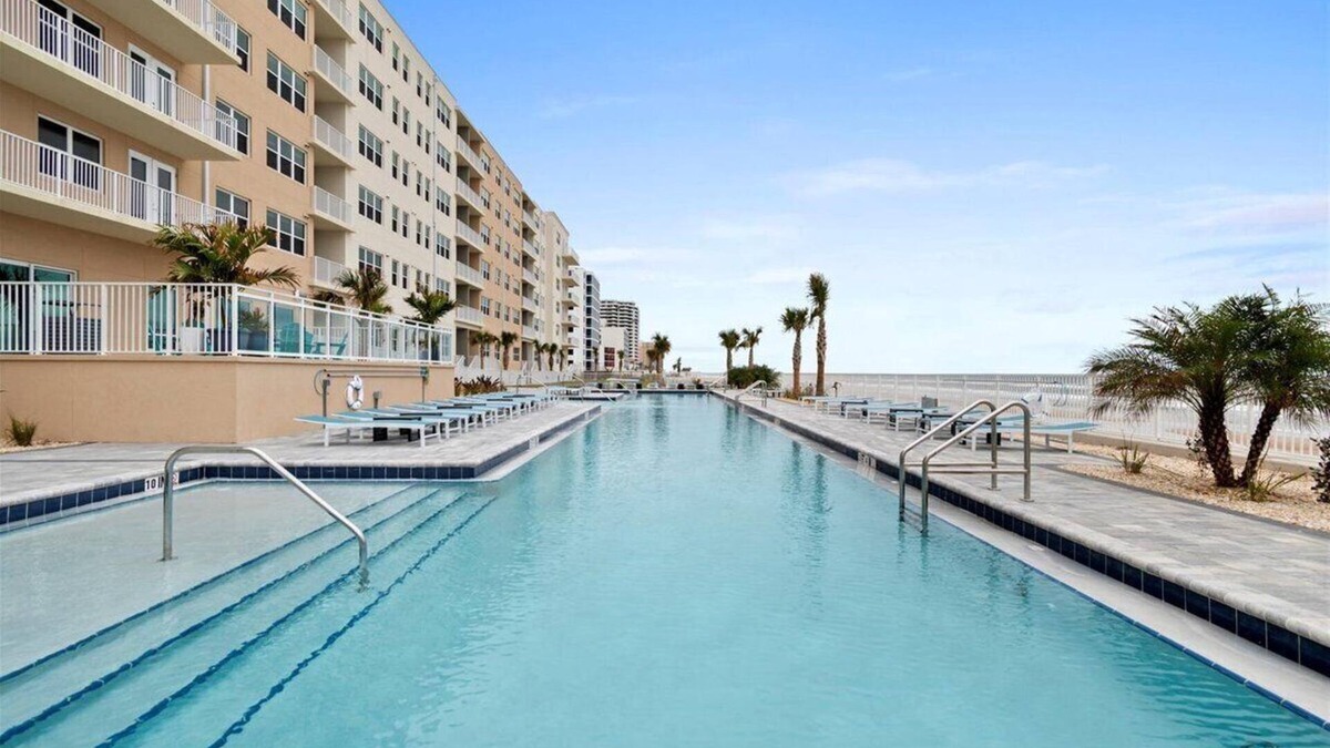 Seabreeze Park Condo | Oceanfront Oasis Daytona Beach 1BR/1BA - Lot View - 202