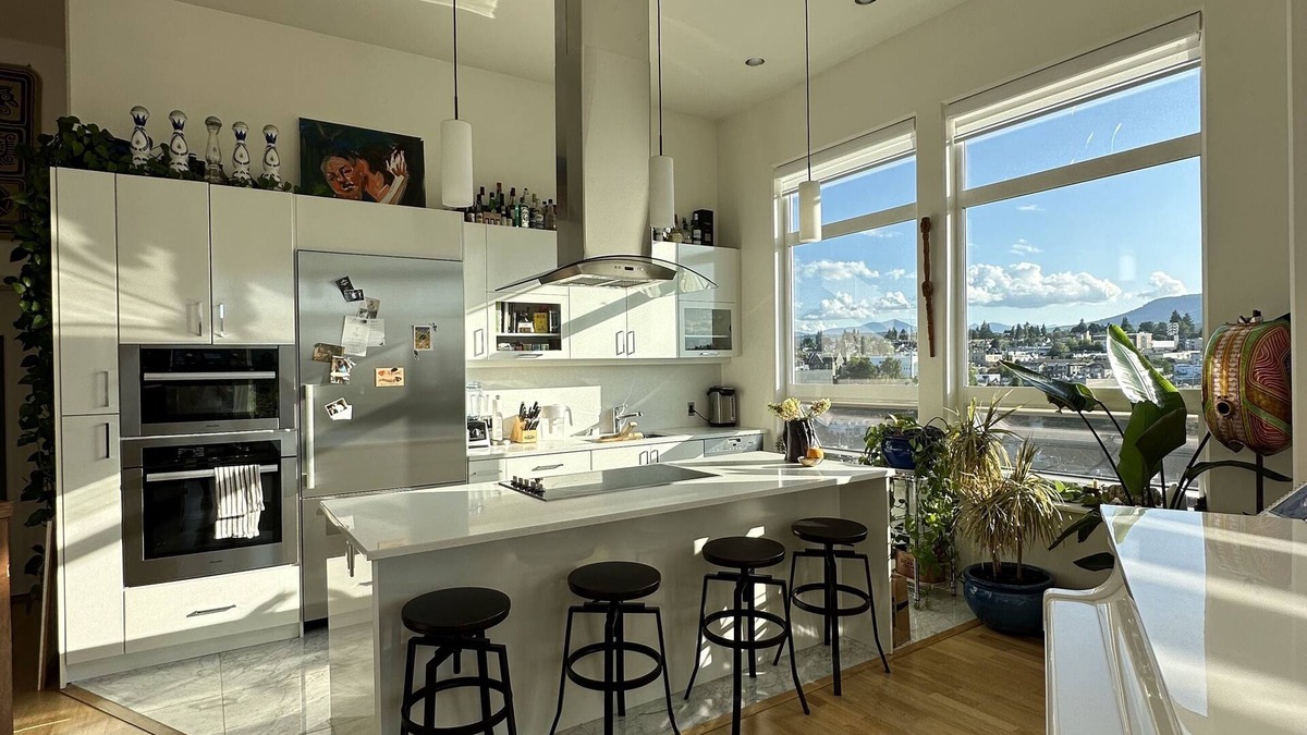 Regional District of Nanaimo Apartment | Oceanfront Penthouse with Private Rooftop, Covered Balcony & Ocean/Mountain View