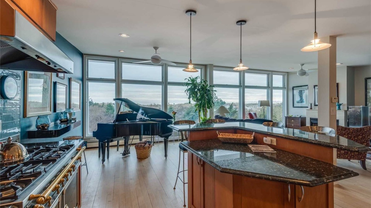 Lido Beach House | oceanfront private beach house