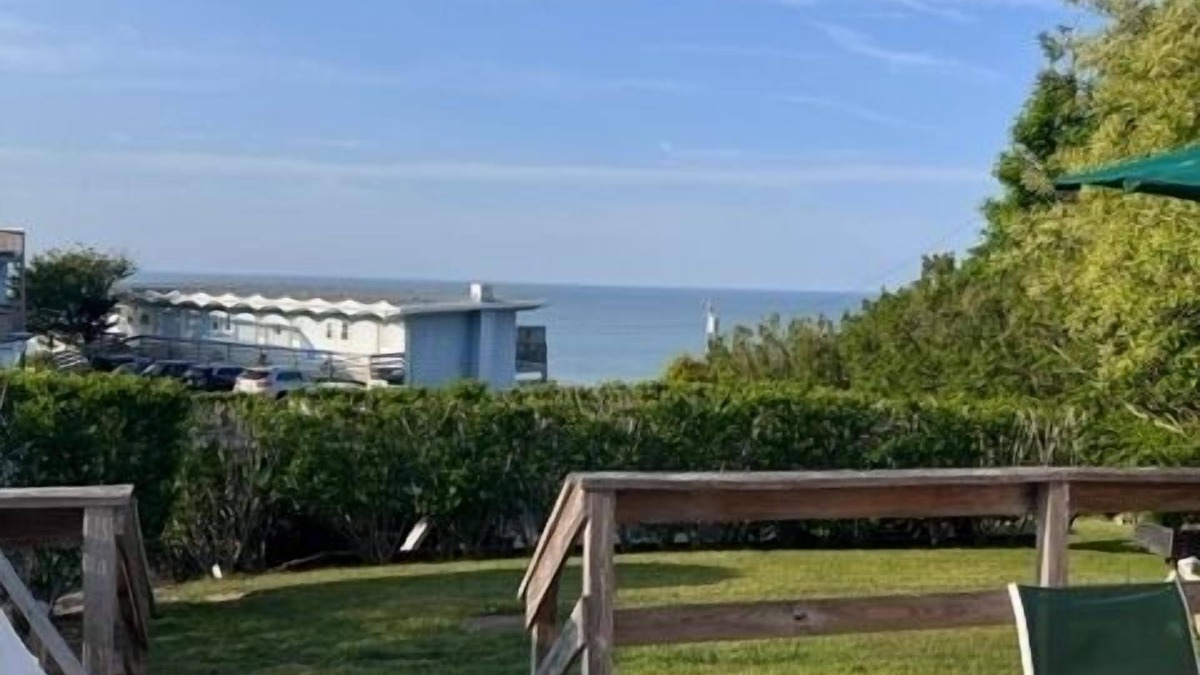 Montauk Cottage | Oceanfront, Private Beach, Outdoor Shower, Indoor Heated Pool, Wifi, Grill