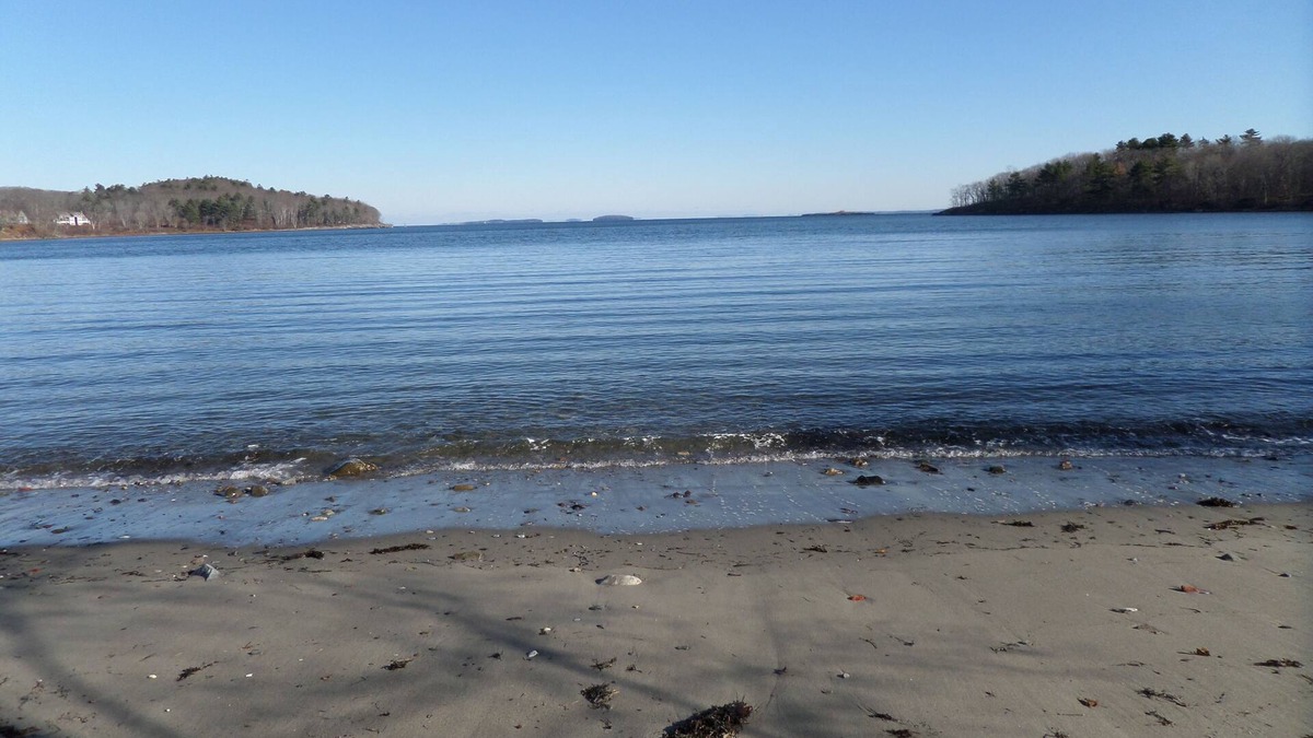 Glen Cove House | Oceanfront Private Ocean Access to a small sandy beach Unobstructed Water Views