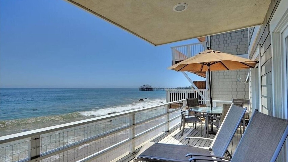 Eastern Malibu Apartment | Oceanfront Retreat on Sandy Carbon Beach - Dolphin