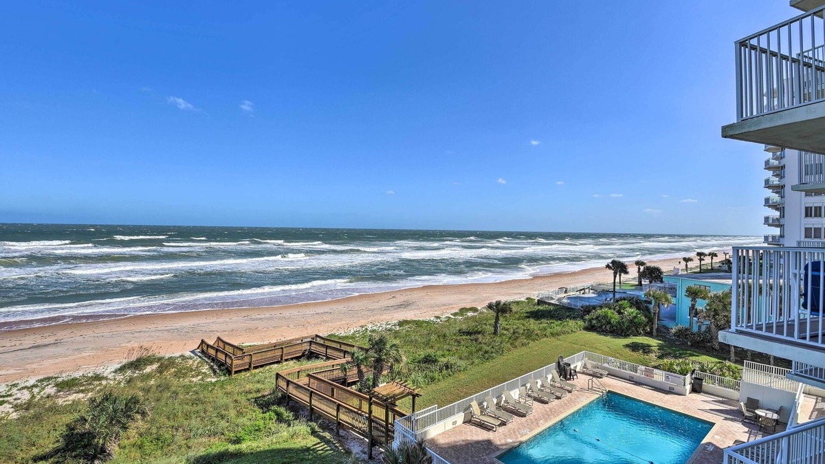 Seawinds Condo Condo | Oceanfront Retreat w/Pool: Steps to Ormond Beach