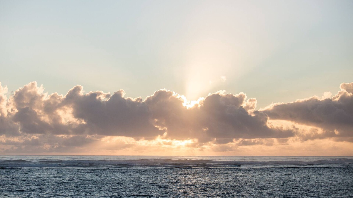 Hauula House | Oceanfront Romantic Couple's Getaway with Private Beach w/Full Living Amenities