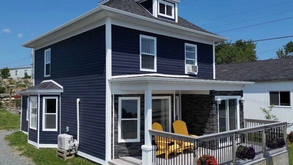 Bay Roberts House | Oceanfront Saltbox With Hot Tub in the Heart of Bay Roberts