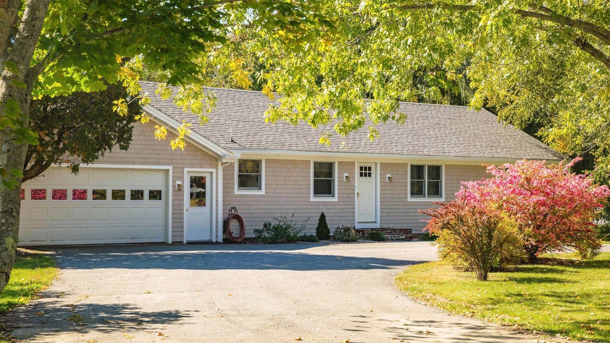 Glen Cove House | Oceanfront -Samoset Road, Rockland ME (Across from the Samoset Resort)
