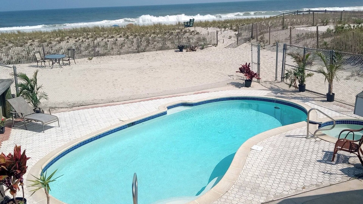 Mantoloking Apartment | Oceanfront Suite +Private Oceanfront Pool +Exclusive Private Beach forONLY1Home!