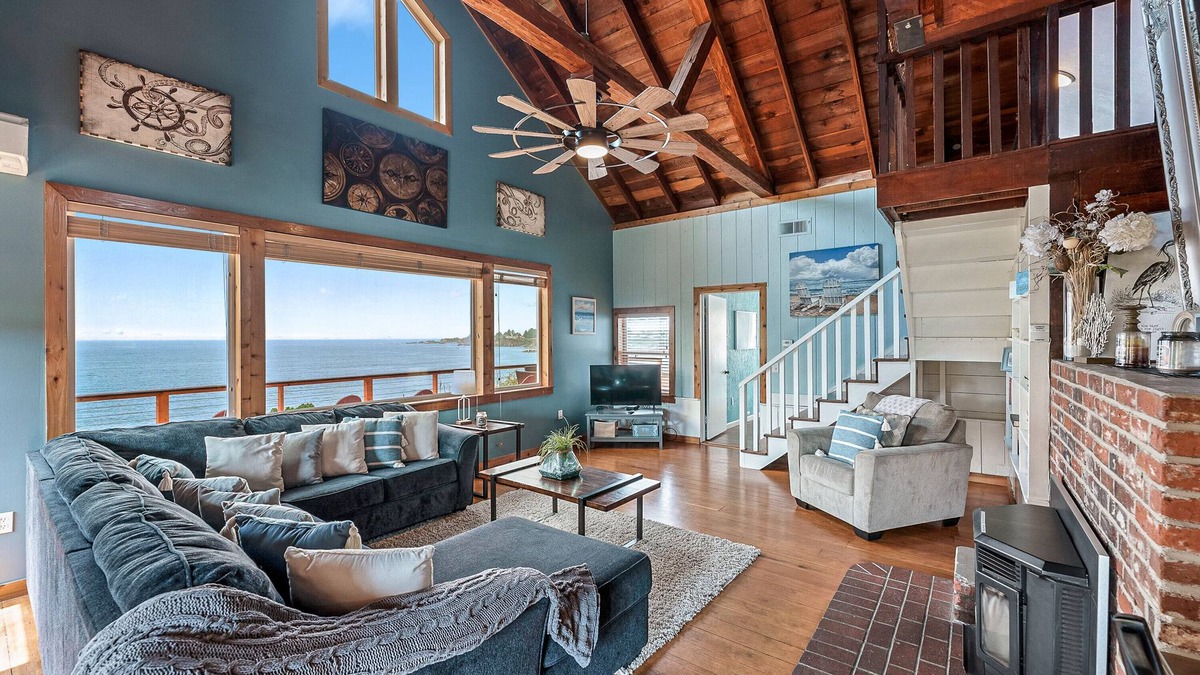 Harbor Cabin | OCEANFRONT Sunset Cabin with stunning ocean views & staircase to the beach!