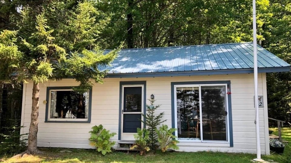 Milbridge Cottage | Oceanfront Sunset View Cottage w/Fire Pit - Near Acadia & Bar Harbor