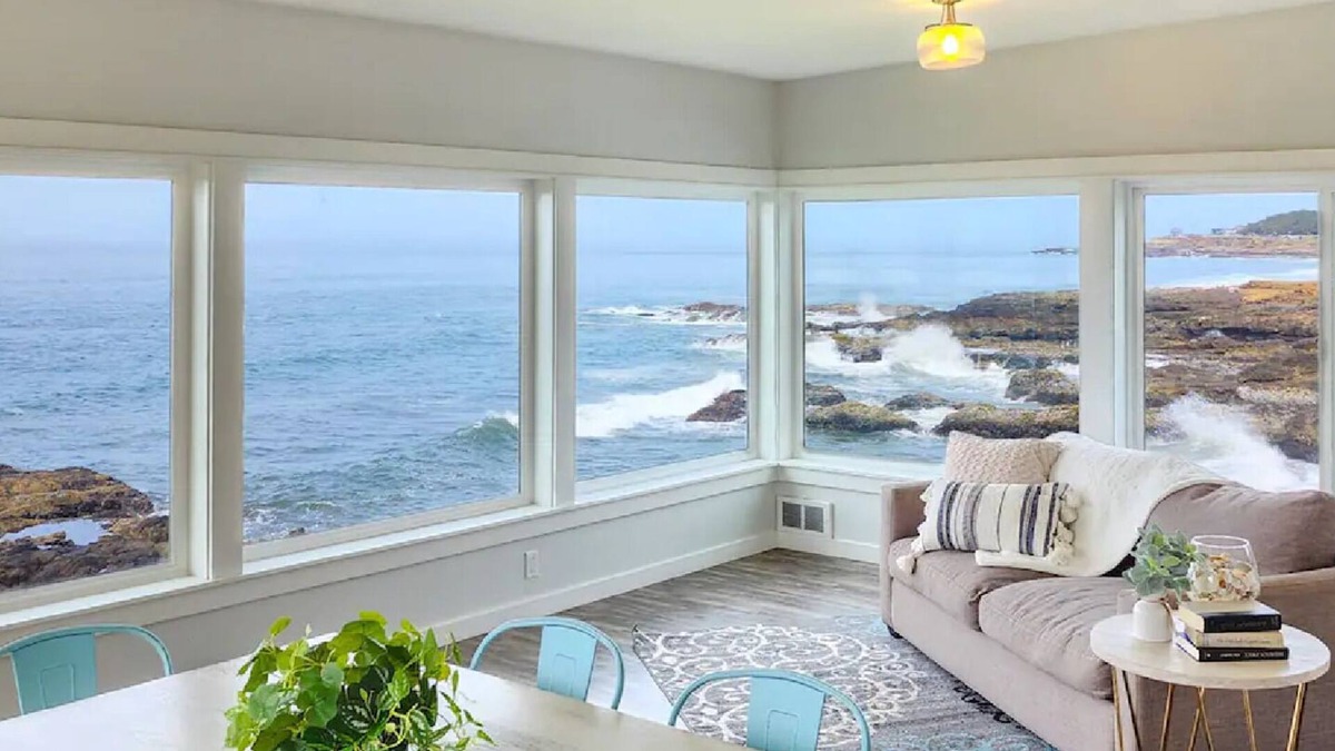 Yachats House | Oceanfront Upper Level Duplex in the heart of Yachats