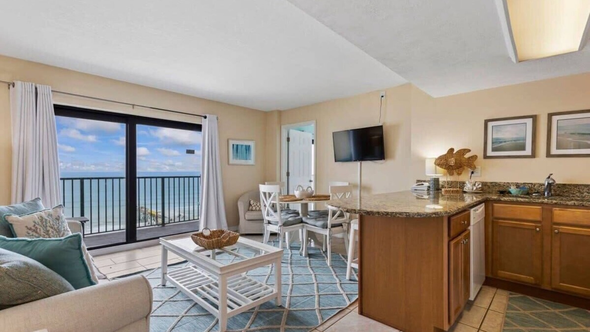 Daytona Beach Shores Apartment | Oceanfront Condo at Sunglow Resort, Pool & Hot Tub