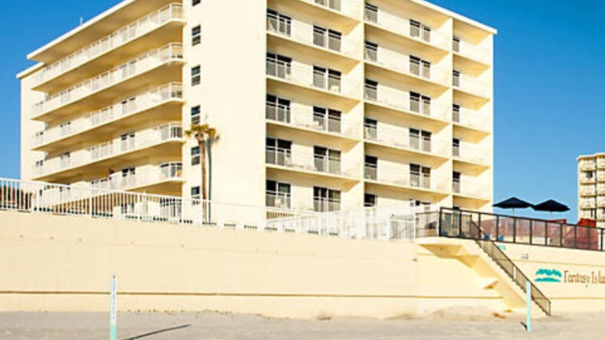 Daytona Beach Resort | OCEANFRONT FANTASY ISLAND II 7 NIGHTS 2-28,3-7 2025 1BDRM DAYTONA BIKE WEEK