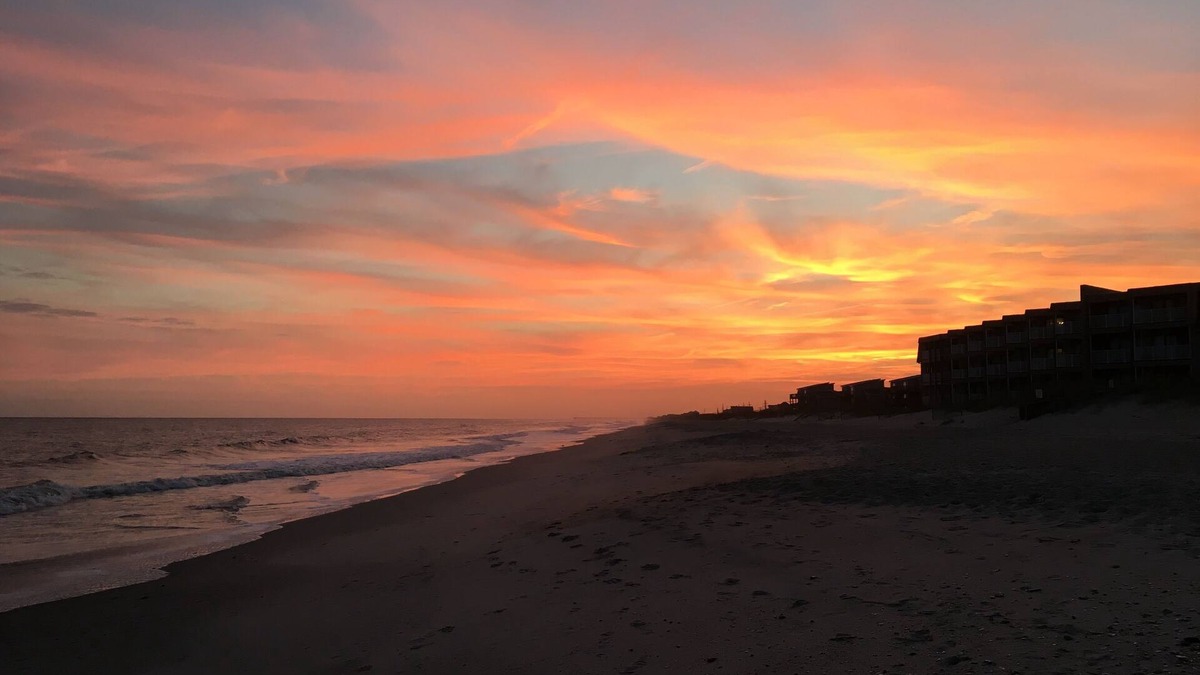 Sneads Ferry Condo | Oceanfront! Topsail Dunes Beachfront Condo with Pool and Balcony