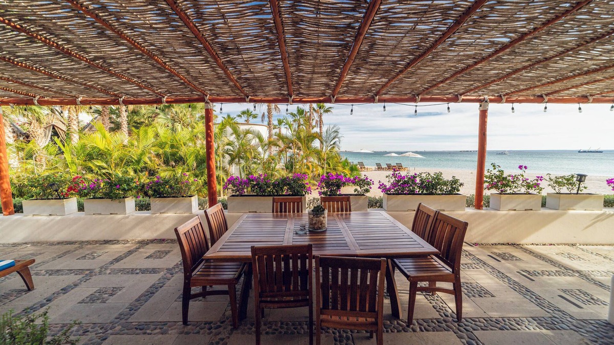 La Paz Villa | Oceanfront Villa with Access to 2 Beach Clubs
