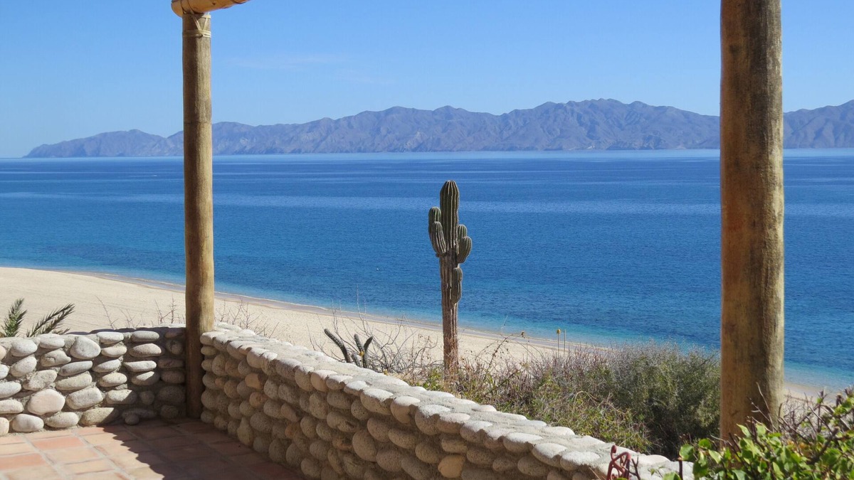 El Sargento House | Oceanfront w/private beach access El Sargento/La Ventana,