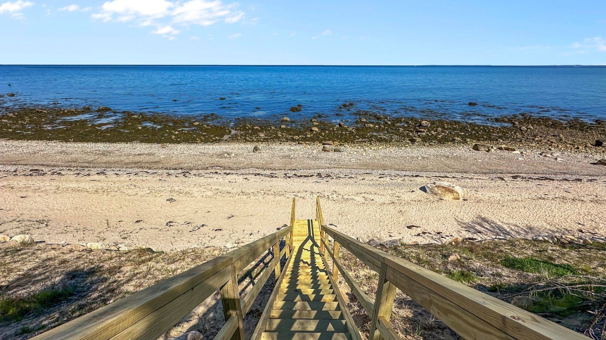 Ellisville Cottage | Oceanfront with Peek a boo views of Cape Cod Bay