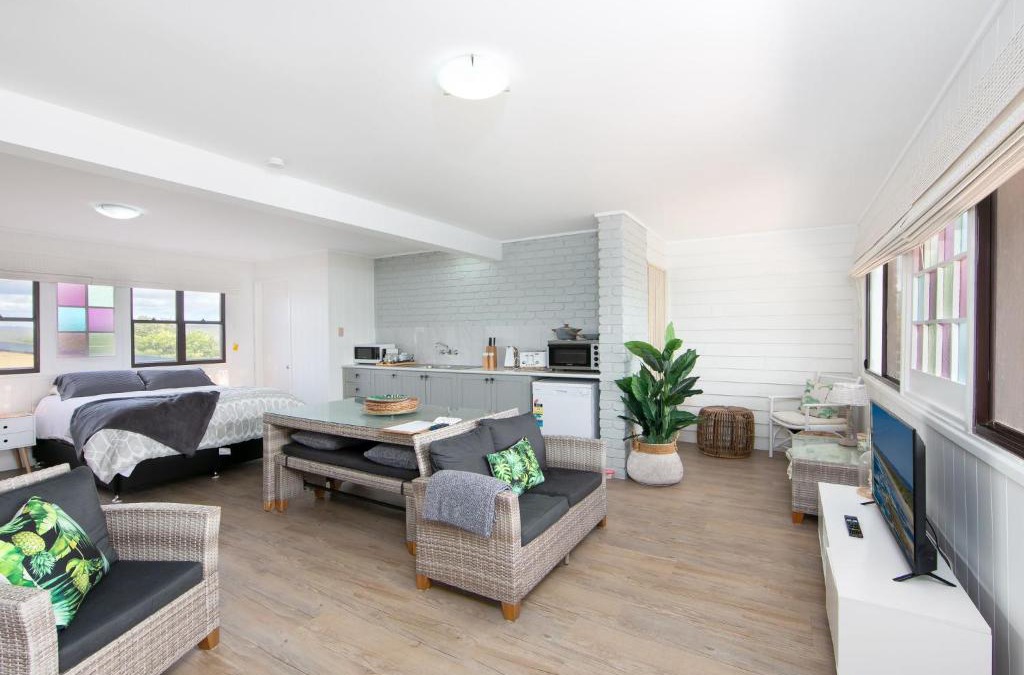 Brooms Head Apartment | Oceanique Studio 43 Ocean Road Brooms Head Cosy Ocean Views Opposite Beach