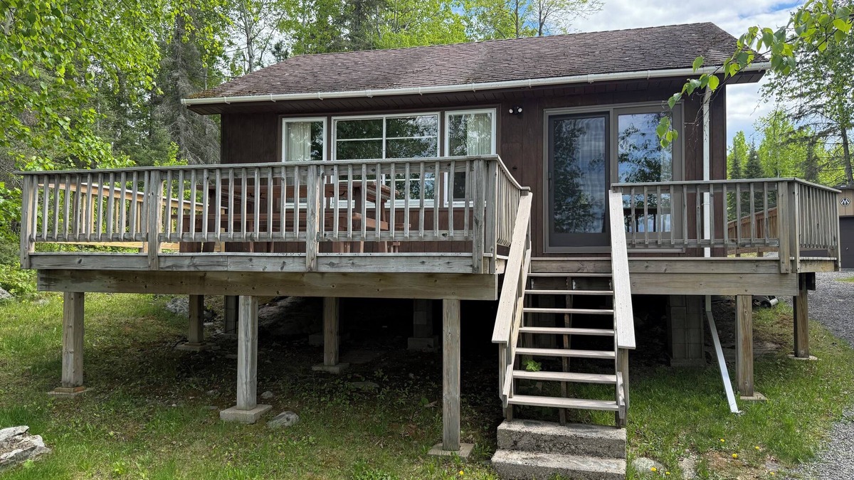 Tower Cabin | Oceans 1 - A Frazer Bay Hideaway. Centrally Located! Boat Rentals also Available