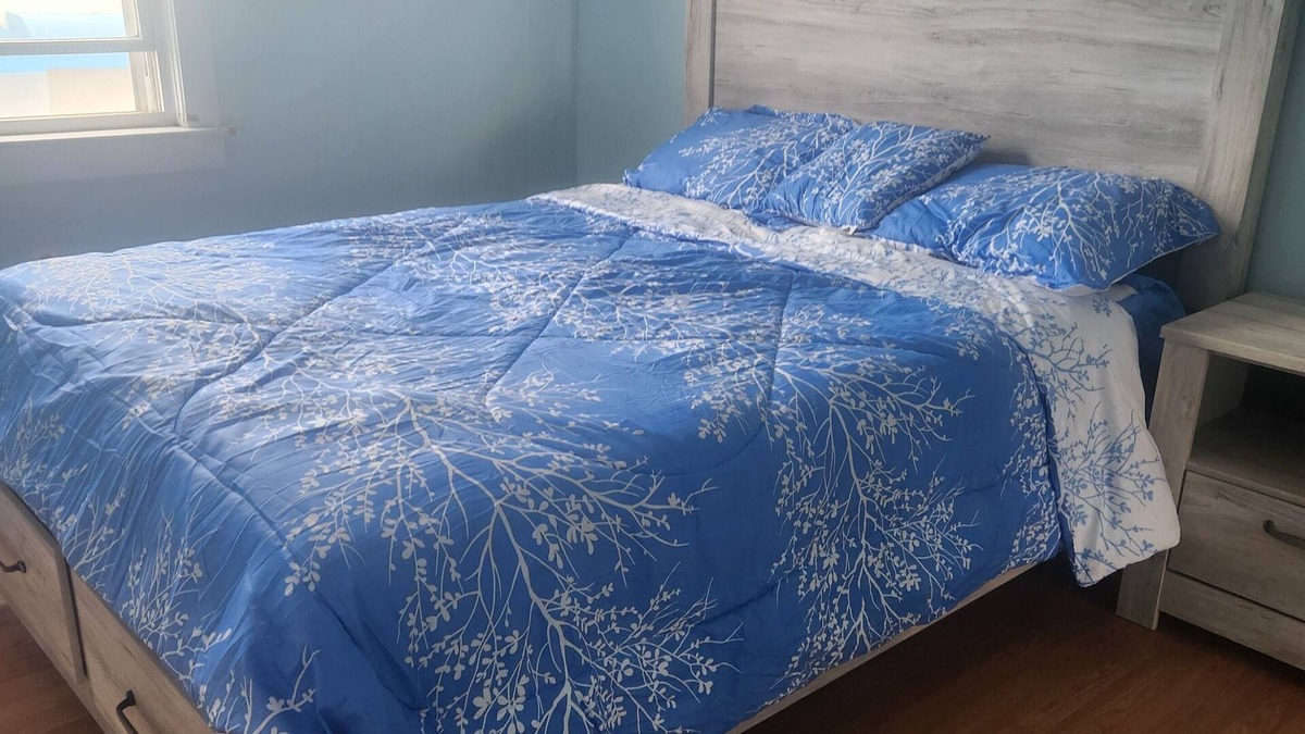 Ship Bottom Apartment | Oceanside 2 BR Apartment Sleeps 6