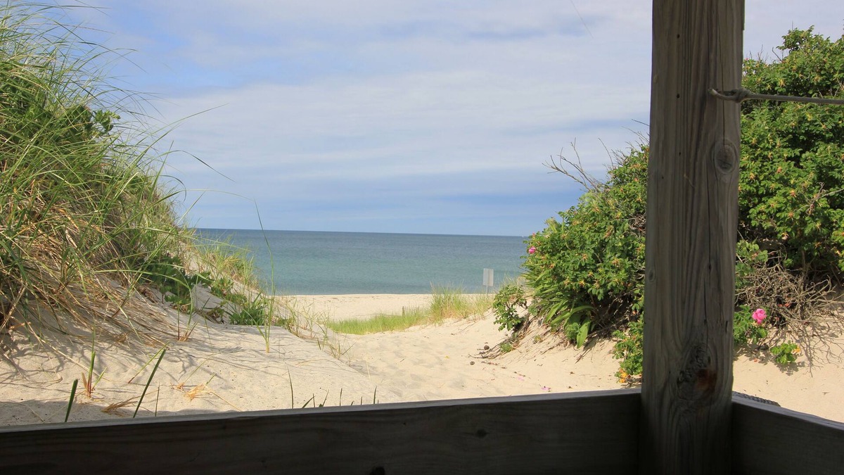 East Sandwich Cottage | Oceanside 3 - Waterfront escape at East Sandwich Beach
