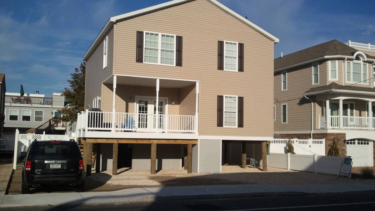 Beach Haven Terrace House | Oceanside 4BR 2.5BA, 1 block to beach