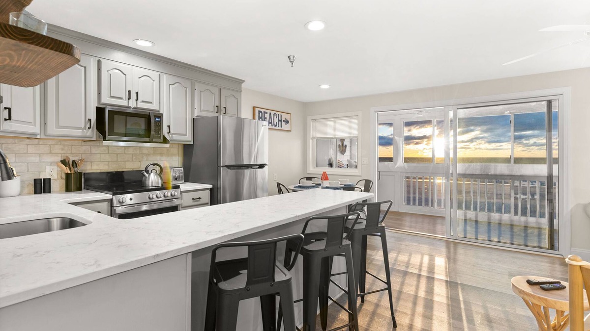 Hampton Condo | Oceanside condo ON Hampton Beach