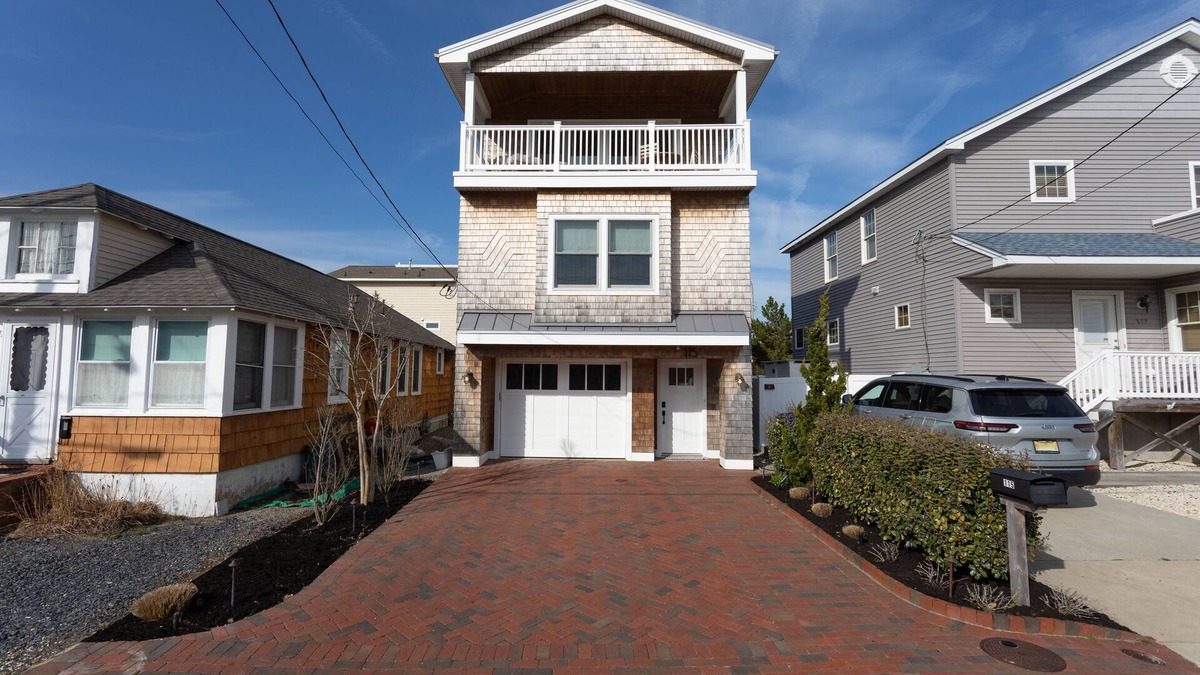 Ship Bottom House | Oceanside home - 2 min walk to the beach! Ocean & bay views!