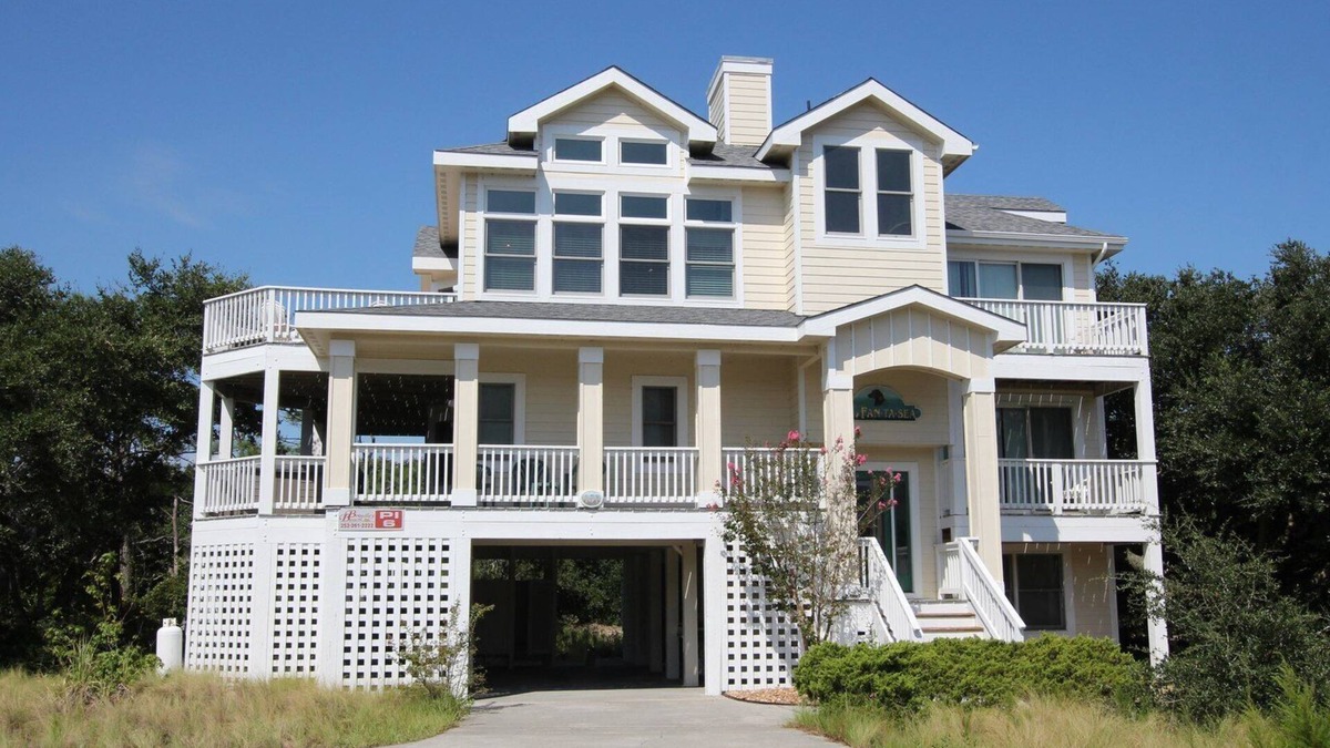 Pine Island House | Oceanside, Hot Tub, Community Amenities, 845 ft to Beach Access, PI6, Fan-ta-sea