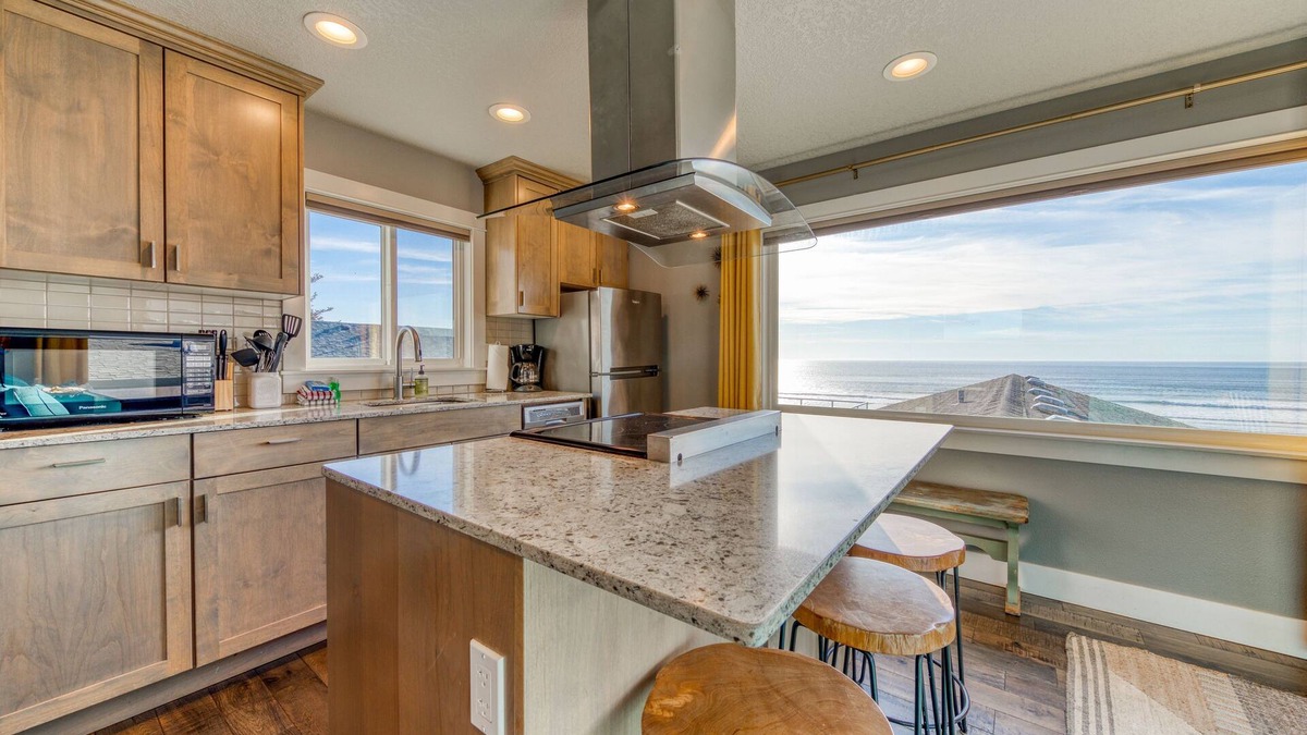Oceanside Condo | Oceanside Inn #6 - Mid Rock Overlook