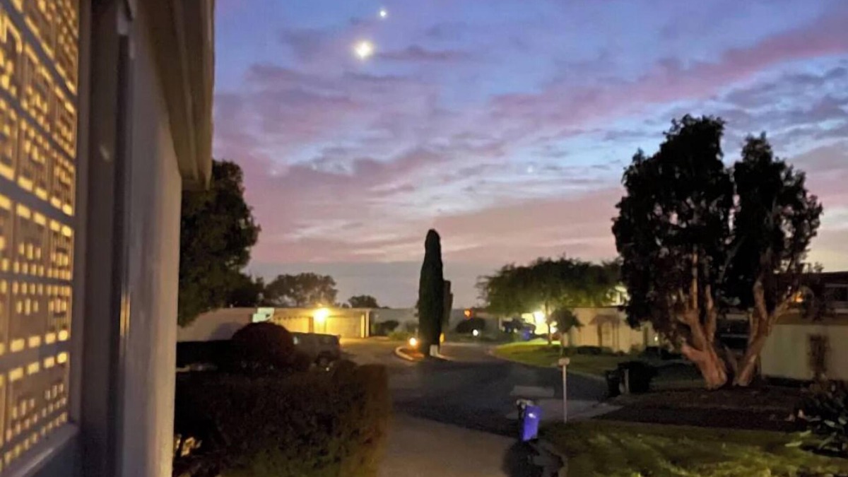 Oceana Condo | Oceanside Mid-Century Modern Oasis