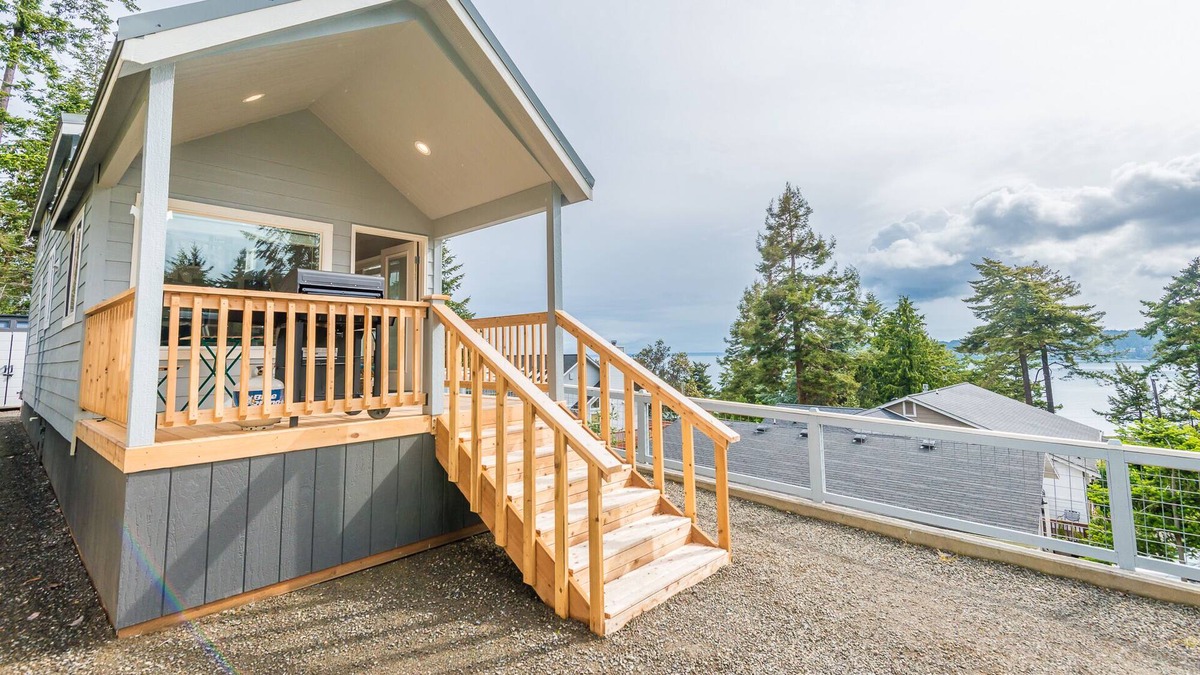 Diamond Point House | Oceanside: Strait of Juan de Fuca tiny home
