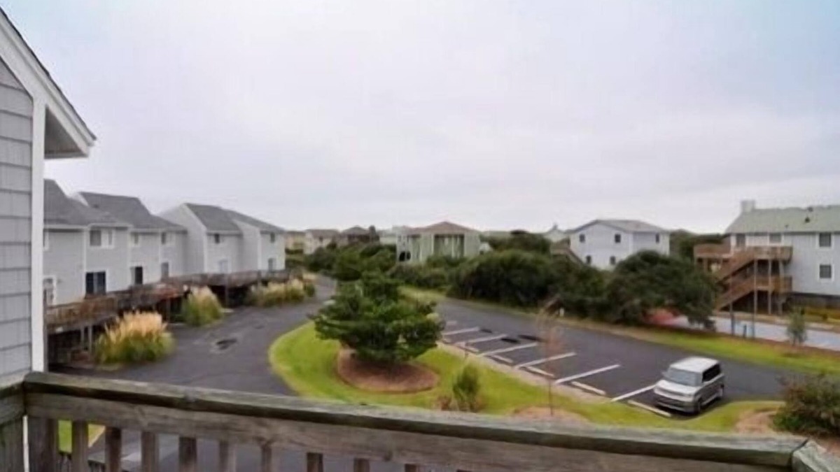 Sea Acres House | Oceanside townhome in the charming village of Duck North Carolina