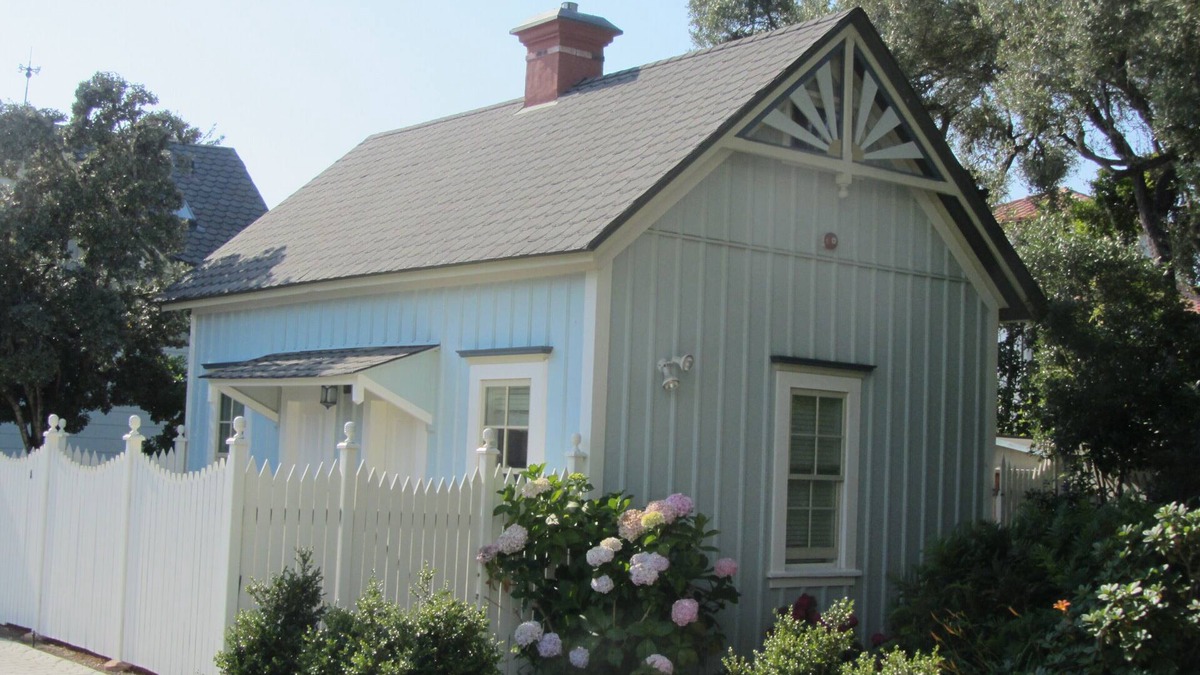 Westside Santa Cruz Cottage | Oceanside Victorian Cottage Located On Scenic West Cliff Drive