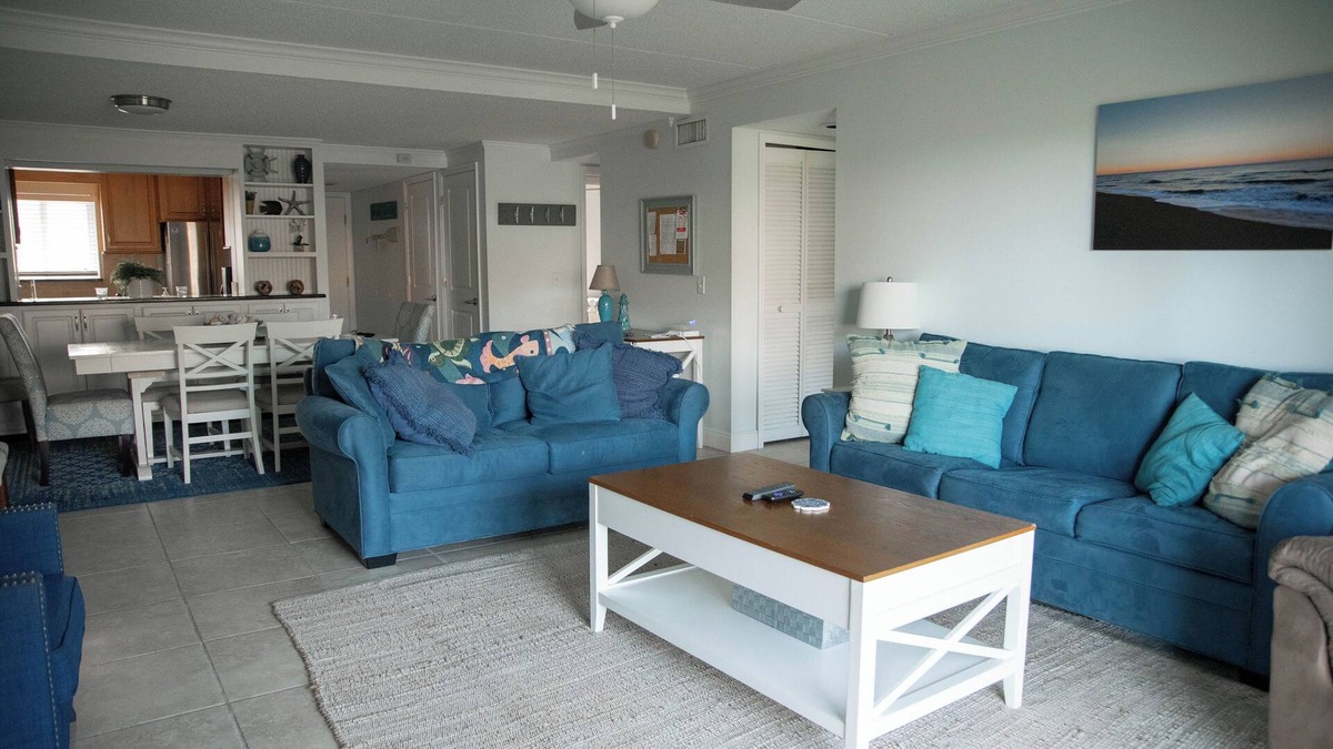 Crescent Beach Condo | Oceanview 2 Bedroom Flat Summerhouse Unit 443
