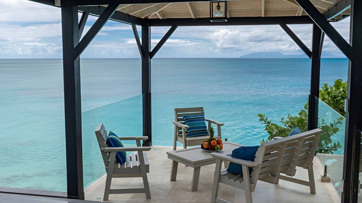 Fryes Beach Hotel | Oceanview 4 BedRoom Steps from Ffryes Beach - Lavish and Family Friendly!
