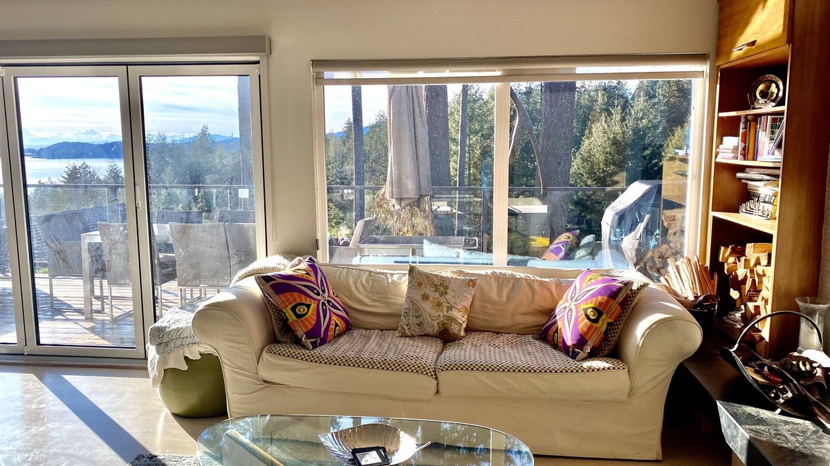 Bowen Island House | Oceanview and sunsets in Tunstall bay Lisence#00000861