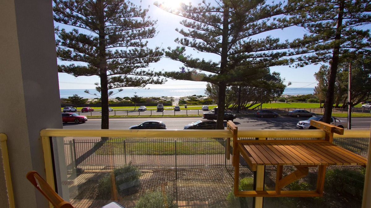 Semaphore Apartment | Oceanview Beachfront Semaphore self contained 2 bedroom apartment