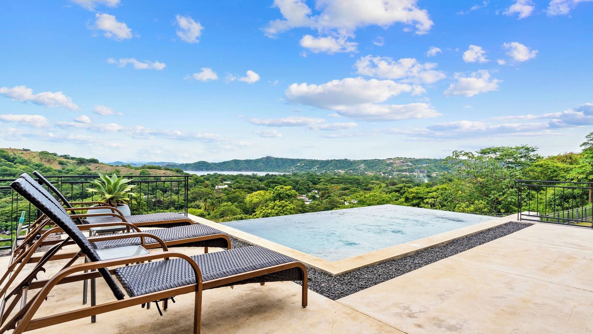 Coco House | Oceanview Getaway: Expansive Villa + Club Access