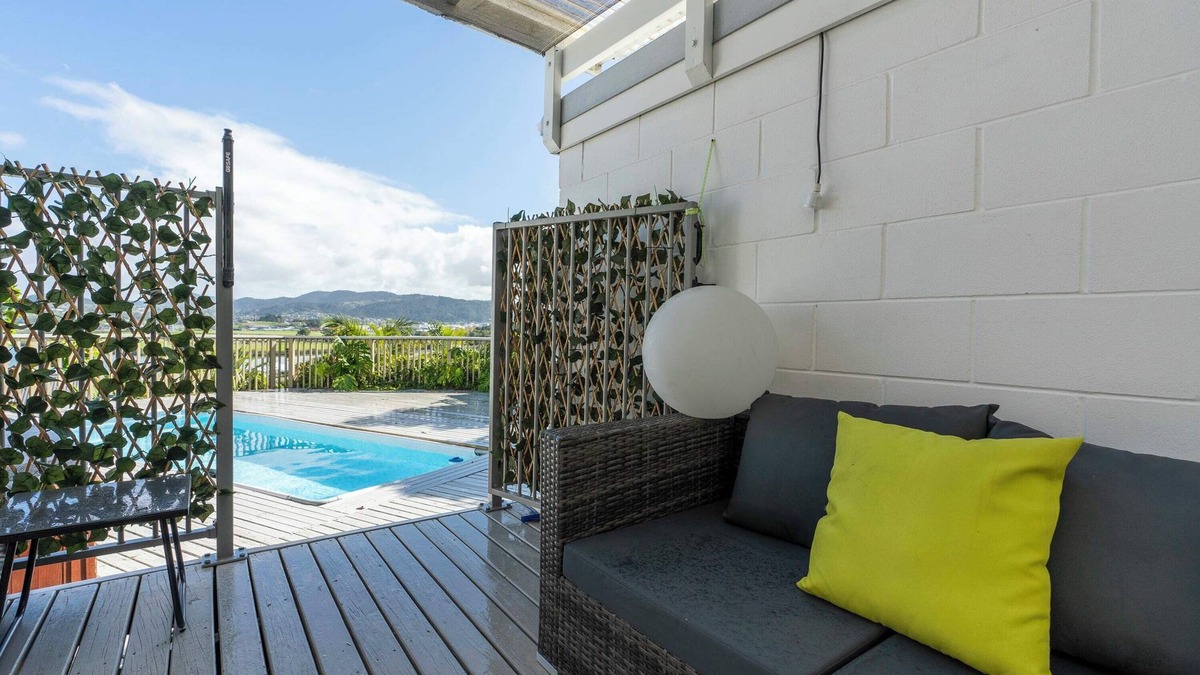 Whangarei House | Oceanview Oasis - with pool and spa!