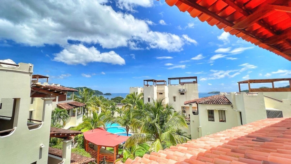 Coco Sunset Hills Condo | Oceanview Rooftop Patio - 5 Pools - Walk to Beach