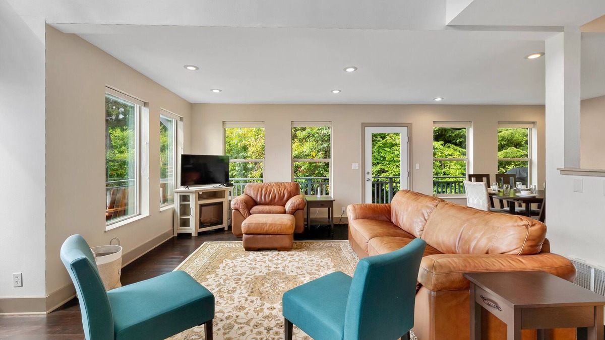 Copalis Beach House | OceanView Villa - High speed starlink internet and hottub